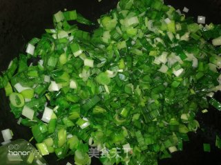 Fried Eggs with Garlic Sprouts recipe