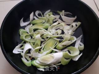 Stir-fried Bean Curd with Green Garlic recipe