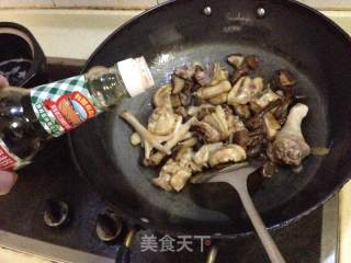 【two Mushrooms and Chicken Pot】-----fragrant and Fragrant Dishes recipe