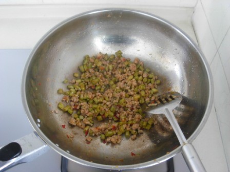 Noodles with Minced Pork and Capers recipe