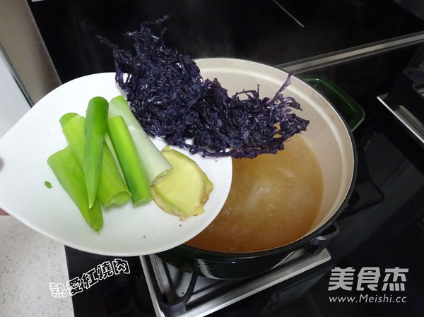 Mushroom Hot Pot in Thick Soup recipe