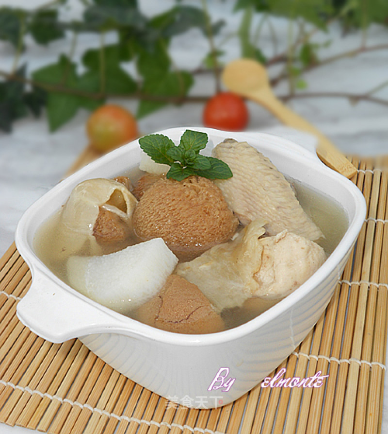 Hericium and Fish Maw Chicken Soup recipe