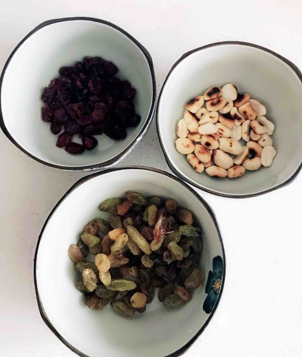 Noodles with Nuts and Dried Fruit recipe