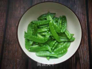 Fried Mushrooms with Snow Pea recipe