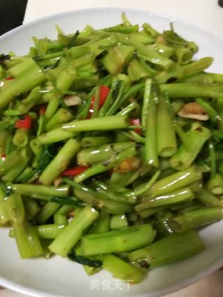 Stir-fried Spinach Head with Tempeh and Garlic recipe