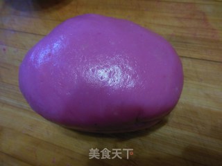 Snowy Mooncake with Lotus Seed Paste and Egg Yolk recipe