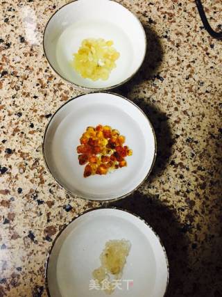 White Fungus, Peach Gum and Soap Jelly recipe