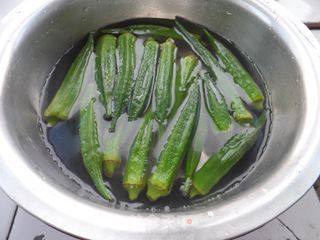 Good Ingredients for Nourishing Kidney-fried Pork with Okra recipe