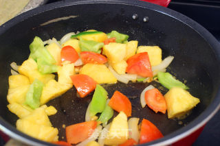 Stir-fried Shrimp with Pineapple recipe