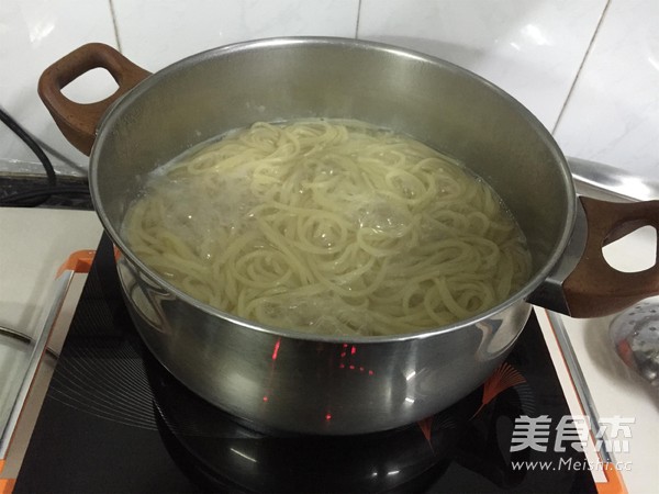 Pasta with Mushroom Beef Sauce recipe