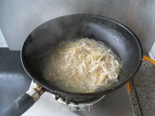 Northeast Sauerkraut Noodles recipe