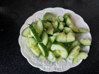 White Fungus Mixed with Cucumber recipe