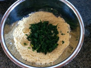 Celery Leaf Corn Meal Wotou recipe