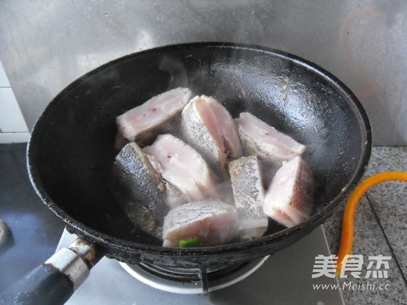 Grilled Plaice Cubes with Garlic recipe