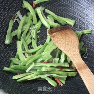 Stir-fried Octopus Leg with Bitter Gourd recipe