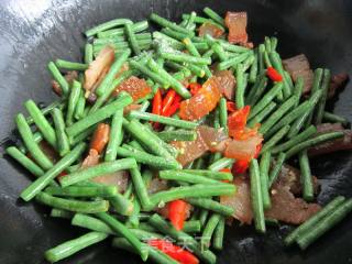 Stir-fried Bacon with Cowpea recipe