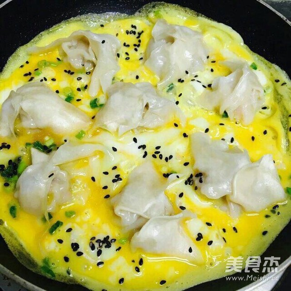 Fried Wontons with Eggs recipe