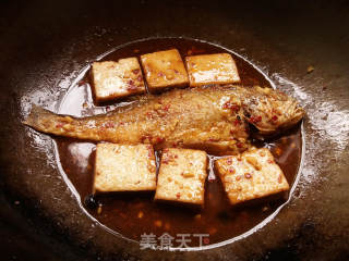 Yellow Croaker Braised Tofu recipe