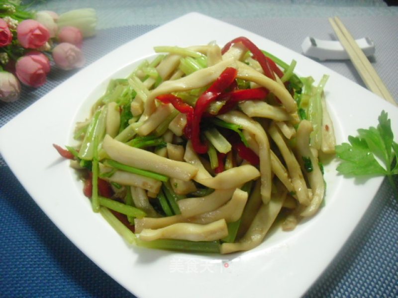 Fried Squid with Celery recipe