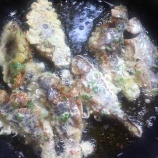 Fried Crucian Carp with Scallion Flavor recipe