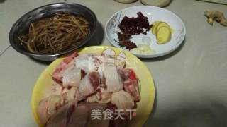 Stir-fried Chicken Nuggets with Daylily recipe