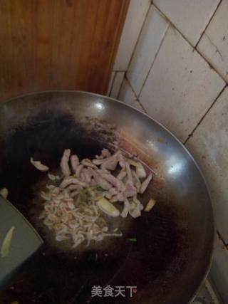 Stir-fried Noodles with Cabbage and Pork recipe