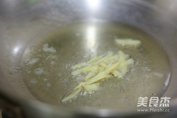 Stir-fried Beef with Green Pepper recipe