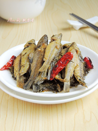 Braised Small Fish with Pickled Vegetables recipe