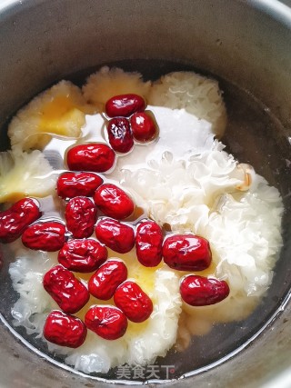 Red Date, Lotus Seed and Tremella Soup recipe