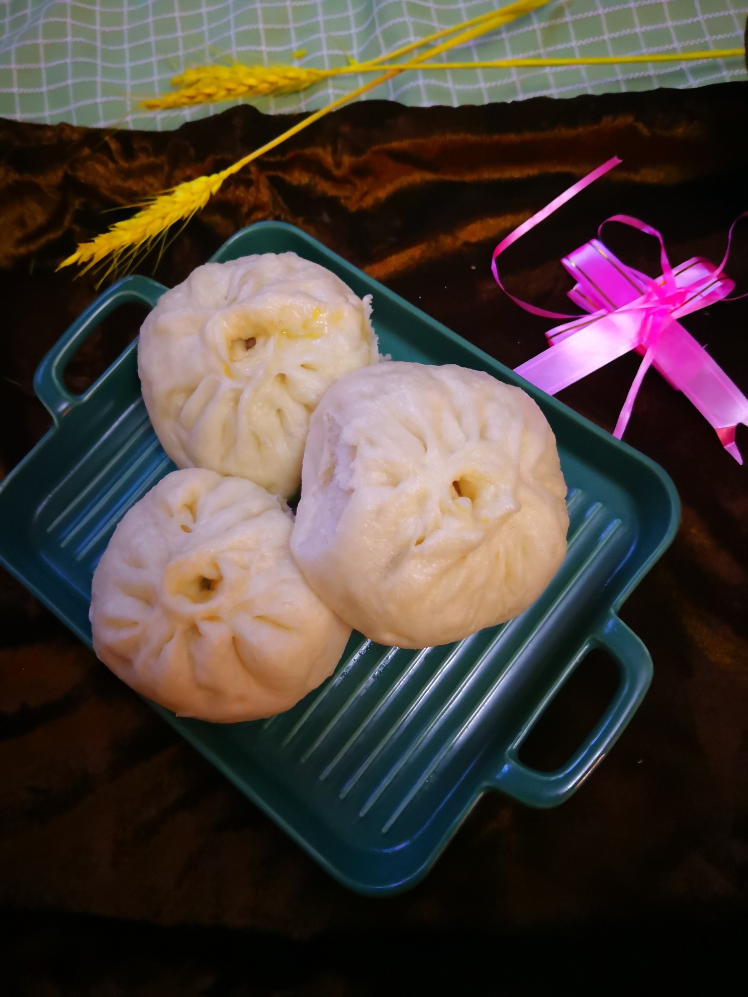 Two-color Radish Buns recipe