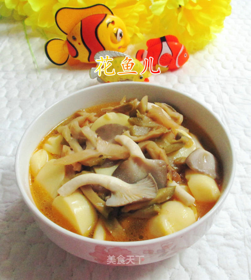 Boiled Sakura Yum Tofu with Mushrooms