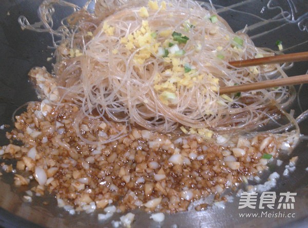 Steamed Abalone with Garlic Vermicelli recipe