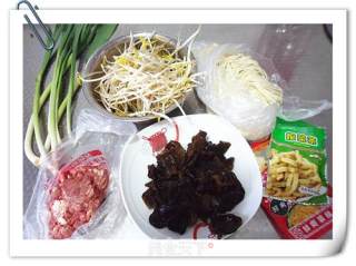 Mustard and Pork Noodles with Fungus recipe