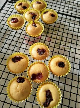 Cranberry Small Cakes recipe