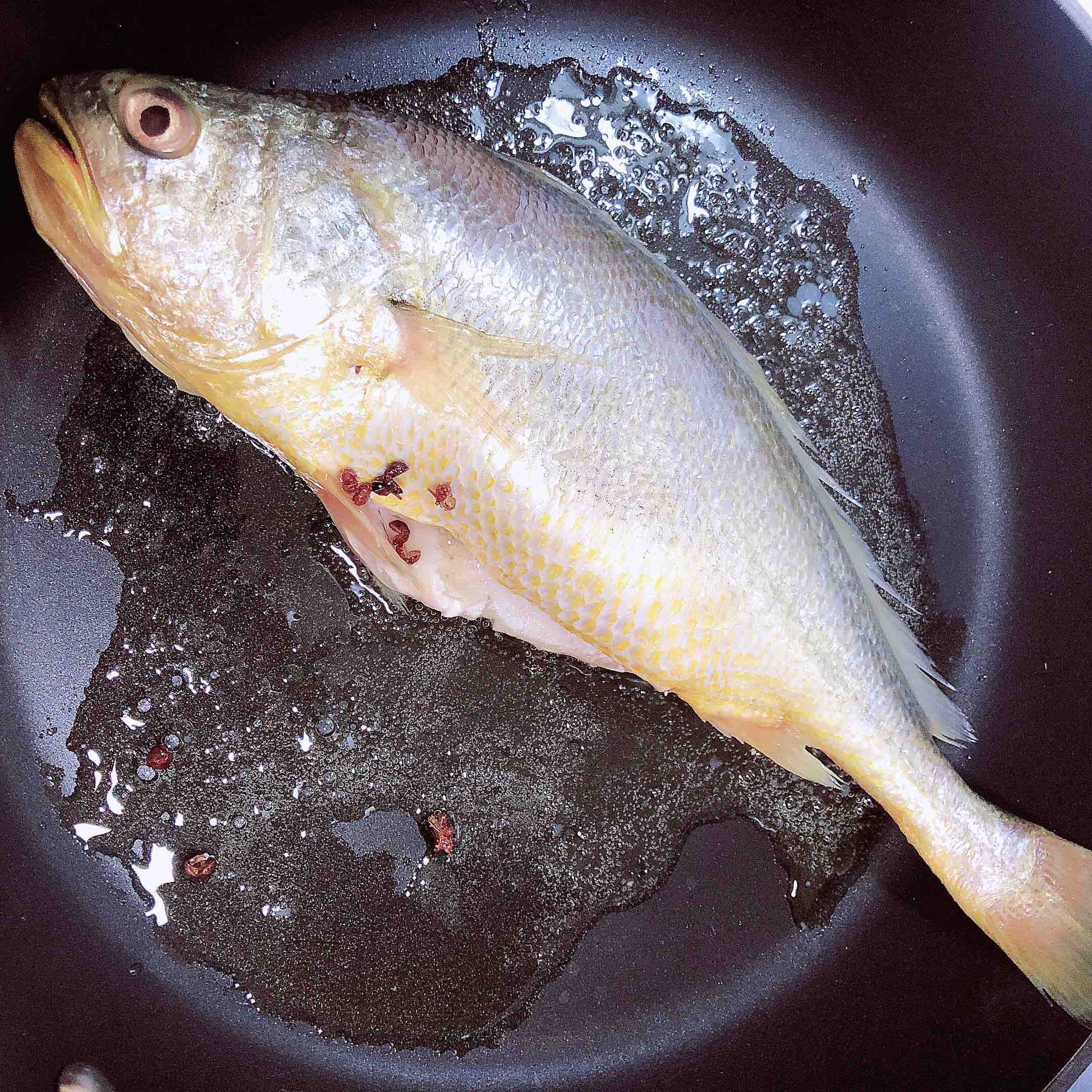 Braised Yellow Croaker in Sauce recipe