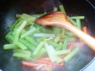 Stir-fried Celery Three Shreds recipe