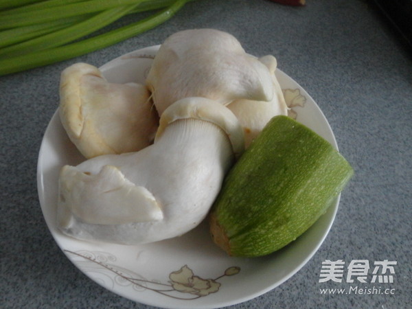 Fried Pork with Pleurotus Eryngii recipe