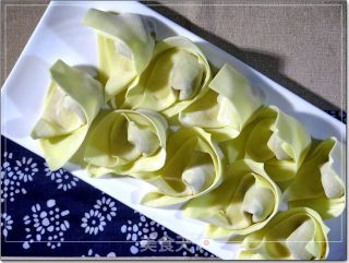 Bean Sprouts and Fresh Meat Beaten Wontons recipe