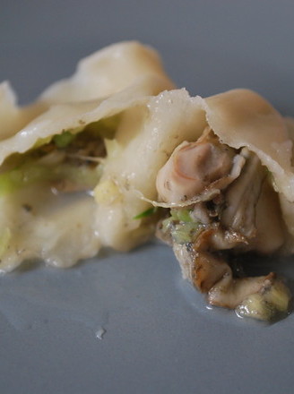 Dumplings Stuffed with Sea Oysters and Green Radish recipe