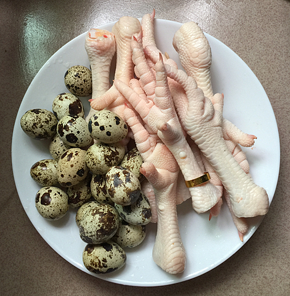Braised Chicken Feet with Quail Eggs recipe