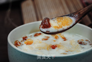 [mother Komori Recipe] Moisturizing and Nourishing Peach Gel and Snow Lotus Seed Stew recipe