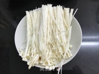 Beef with Tomato and Enoki Mushroom recipe