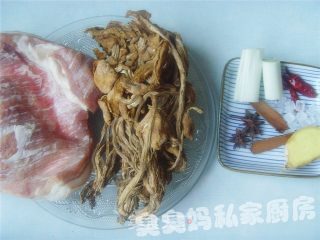 Braised Pork Belly with Tea Tree Mushroom recipe