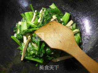 Stir-fried Rape Root with Tofu recipe