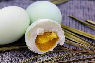 Salted Duck Eggs Marinated in Liquor recipe