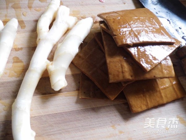 Aberdeen Ginger and Dried Bean Curd recipe