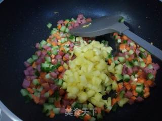 Colorful Pineapple Fried Rice-quick Lazy Meal recipe