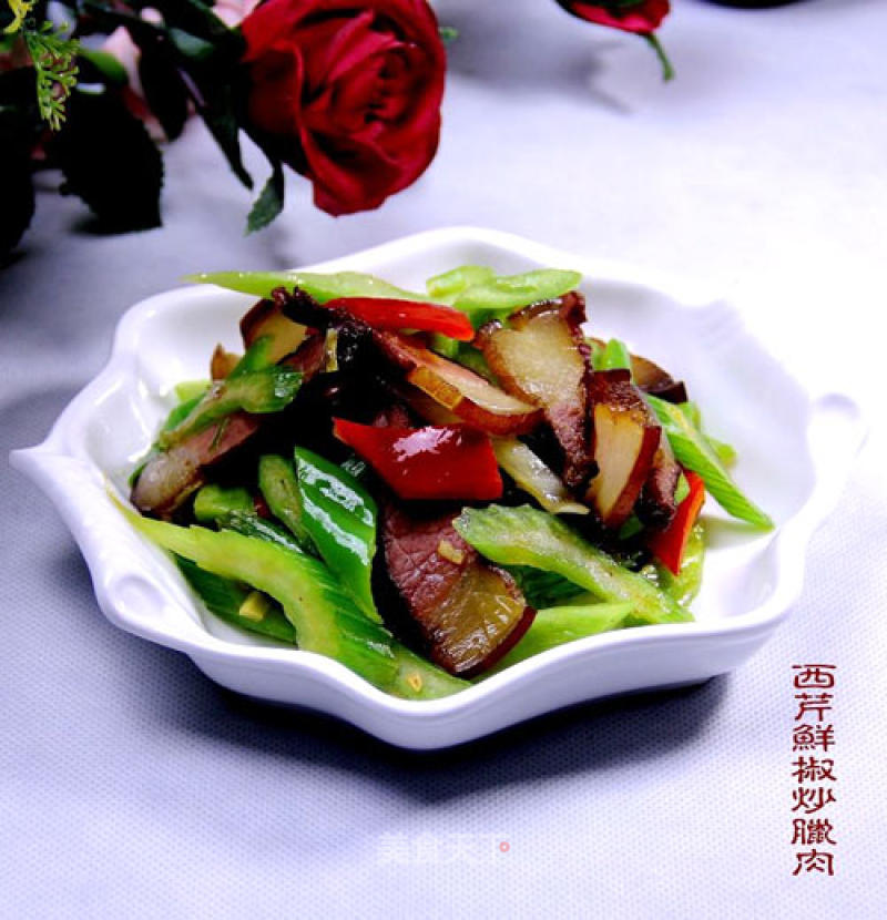 Home Cooking "stir-fried Bacon with Celery and Fresh Pepper" recipe