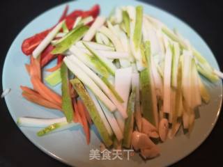 Stir-fried Zucchini with Minced Meat and Dried Vegetables recipe