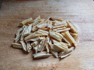 Fried Pork with Yuba recipe